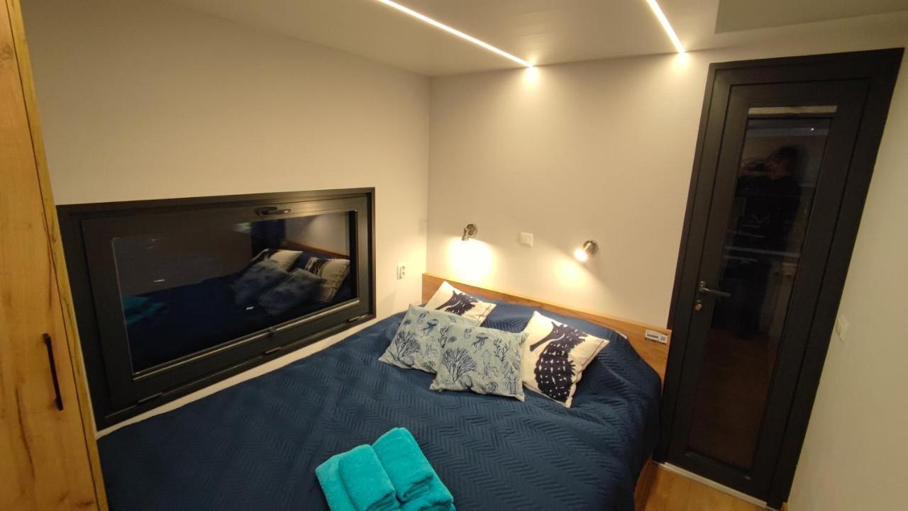 Houseboat Water King Apartament Plywajacy Dom Na Wodzie, 7 Os ヴロツワフ エクステリア 写真