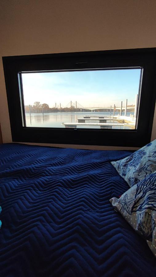 Houseboat Water King Apartament Plywajacy Dom Na Wodzie, 7 Os ヴロツワフ エクステリア 写真