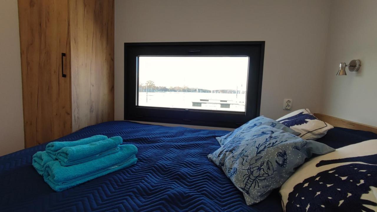 Houseboat Water King Apartament Plywajacy Dom Na Wodzie, 7 Os ヴロツワフ エクステリア 写真